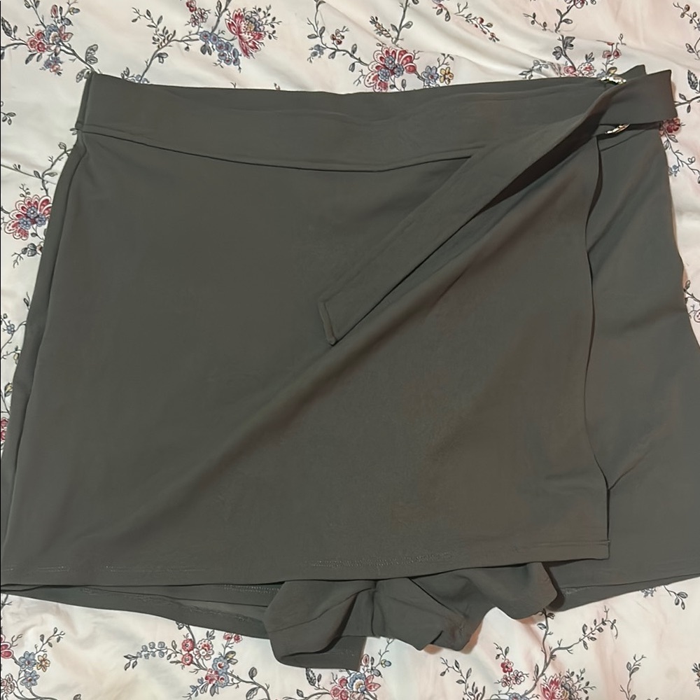 H&M Dark Gray Skort